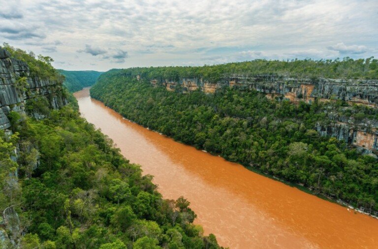 Le Manambolo, pres de Bekopaka