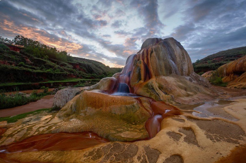 Escursione ad Ampefy da Antananarivo tra Parco dei Lemuri, geyser vulcanici, laghi e paesaggi degli altopiani malgasci.